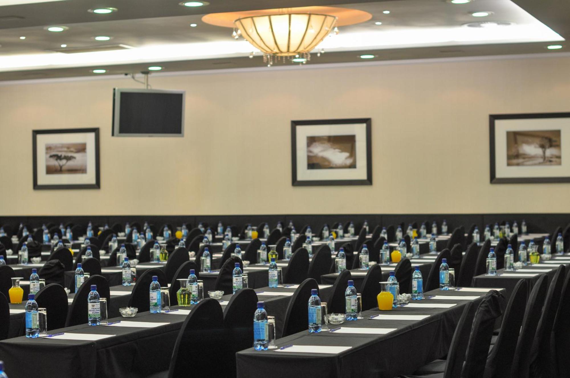 Safari Hotel & Convention Centre Rustenburg Eksteriør bilde