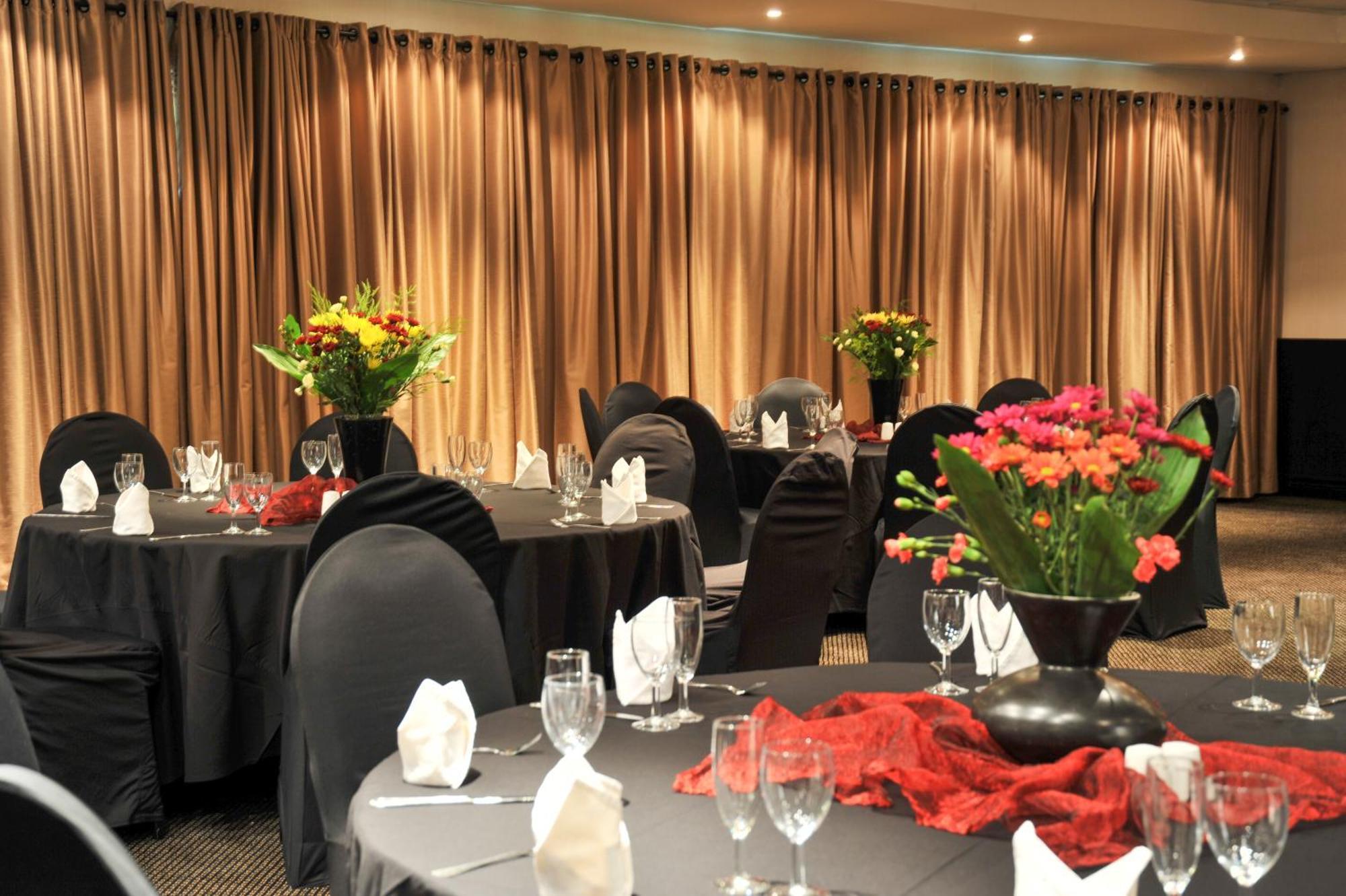 Safari Hotel & Convention Centre Rustenburg Eksteriør bilde